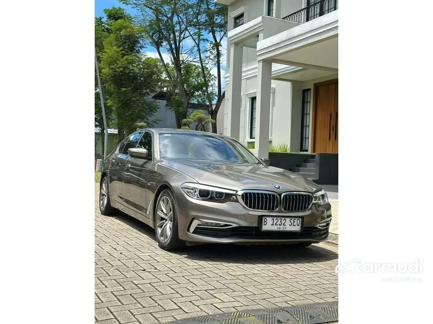 2018 BMW 520i Luxury Sedan