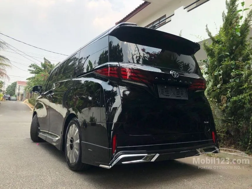 2024 Toyota Alphard HEV MPV