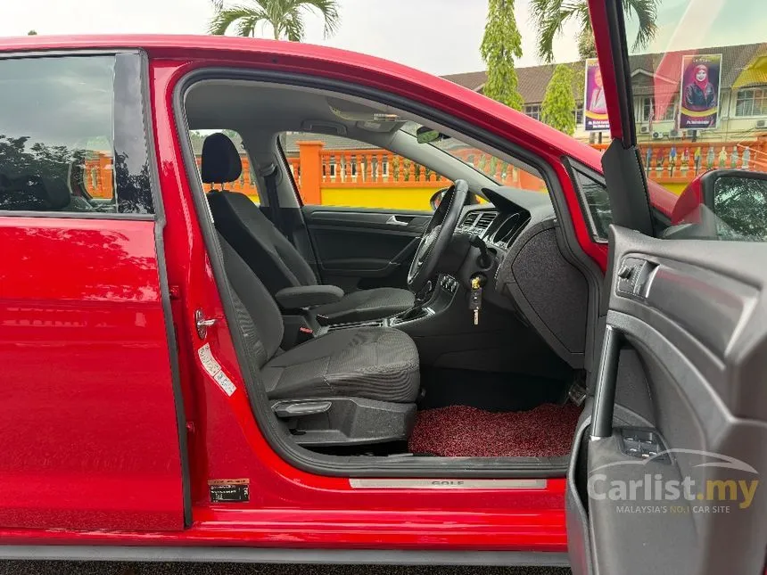 2017 Volkswagen Golf TSI Highline Hatchback