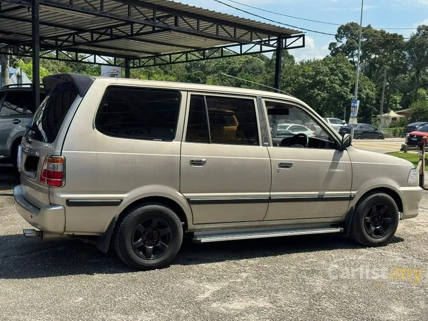 2003 Toyota Unser GLi MPV