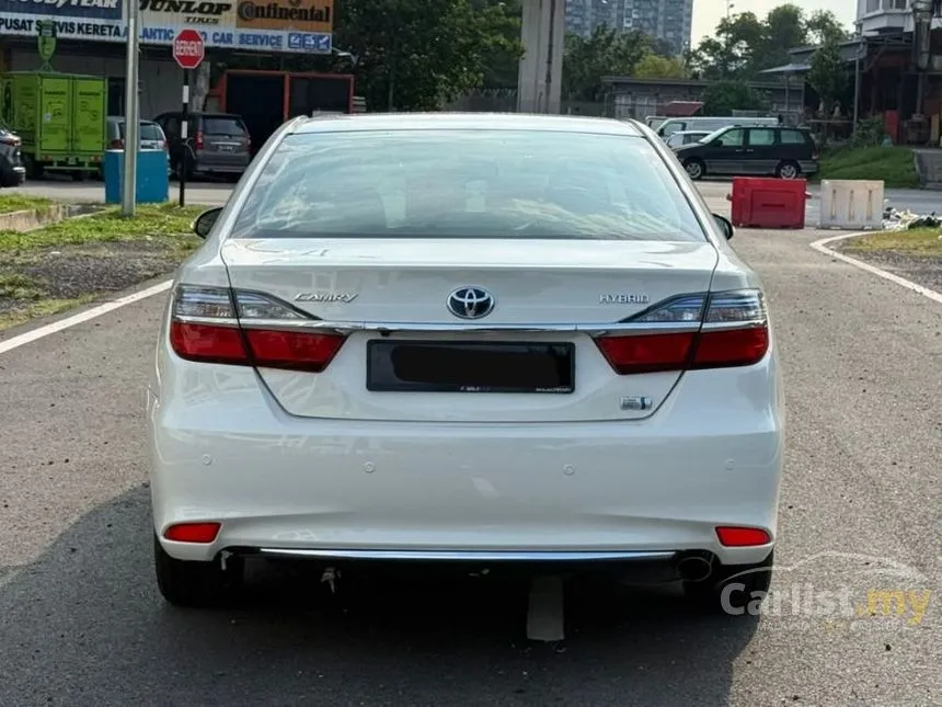 2015 Toyota Camry Hybrid Sedan