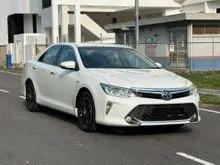 2015 Toyota Camry 2.5 Hybrid Sedan / very car king condition