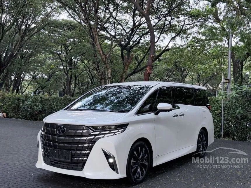 Toyota Alphard 2023 Bekas Mulai Rp900 Jutaan, Apakah Lebih Oke Dari Denza D9 atau Xpeng X9?