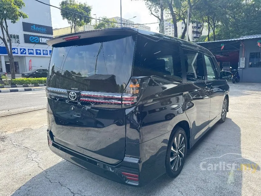 2025 Toyota Voxy S-Z MPV