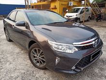 2017 Toyota Camry 2.5 Hybrid Premium Sedan LIKE NEW