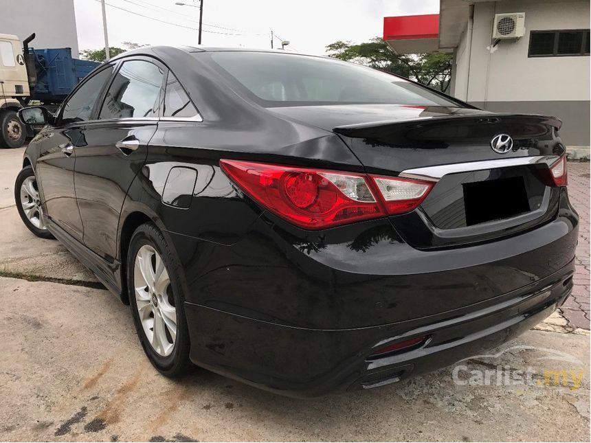 Hyundai Sonata 2010 2.0 in Johor Automatic Sedan Black for 