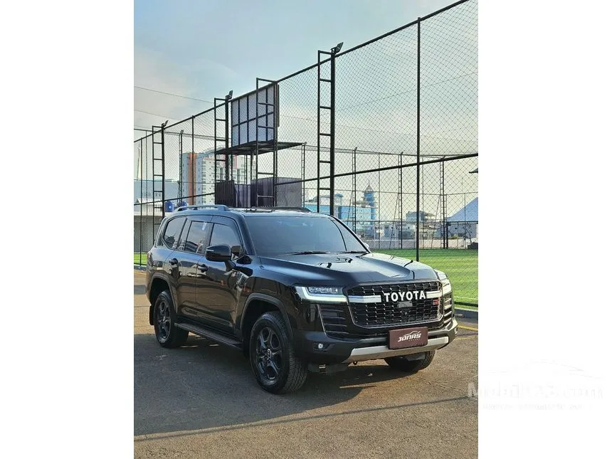 2023 Toyota Land Cruiser 300 GR-S (Premium Colour) SUV