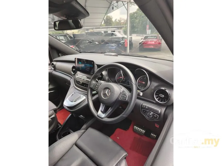 2022 Mercedes-Benz V220 D Exclusive Platinum MPV