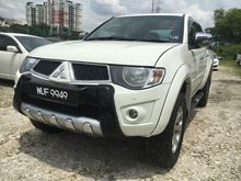 *1 Careful Owner/Accident Free/Original Paint/NIce No. 9949/Tip Top Condition* 2012 Mitsubishi Triton 2.5 VGT 4x4 Pickup Truck