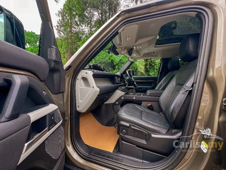 2021 Land Rover Defender 110 D300 SUV