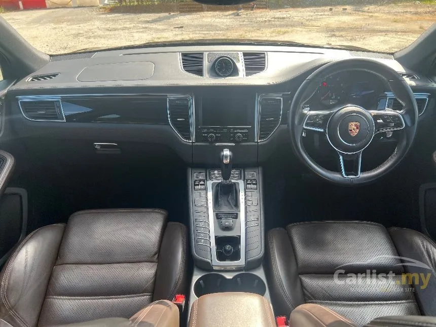2015 Porsche Macan SUV