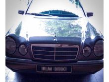 1997 Mercedes-Benz E230 2.3 Classic Sedan