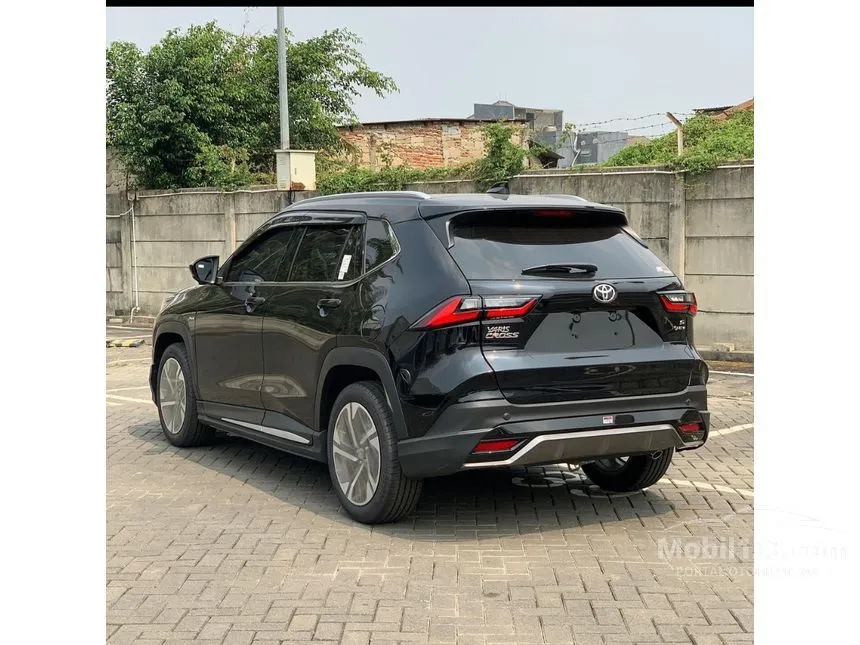 2026 Toyota Yaris Cross S HV with GR Parts Aero Pkg SUV