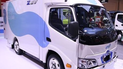 Masih Mahal dan Belum Cuan, Hino Indonesia Belum ‘Lirik’ Truk Listrik