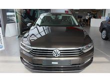 2018 Volkswagen Passat 1.8 280 TSI Comfortline Sedan --Free gift worth RM500 --