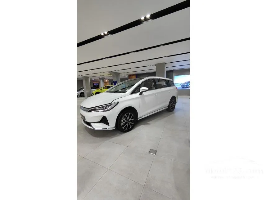 2025 BYD M6 Standard 7 Seater MPV
