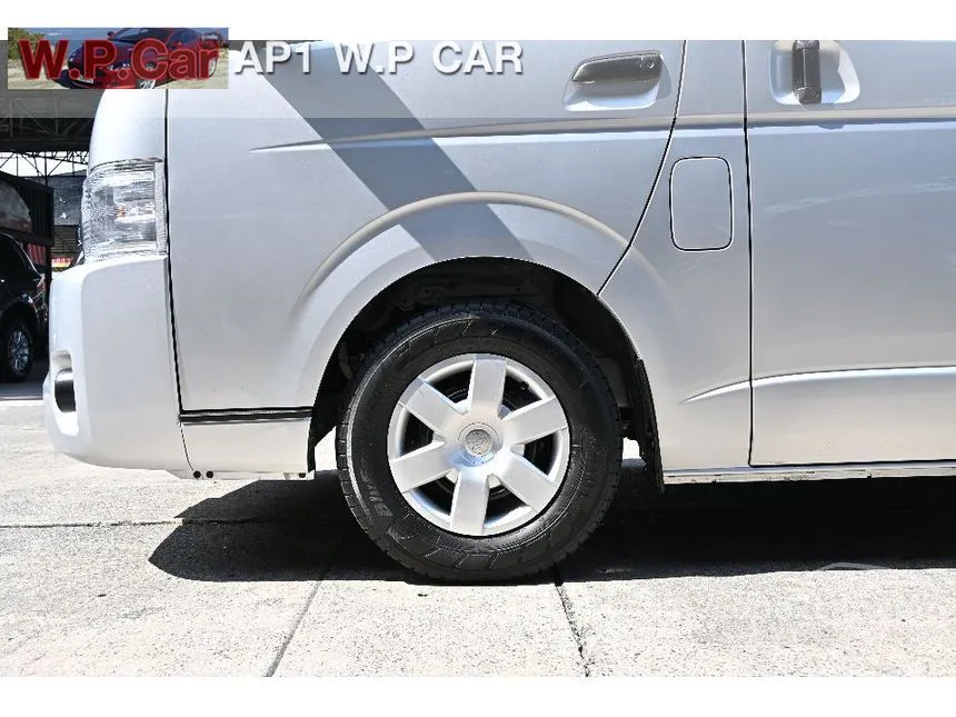 2014 Toyota HIACE D4D Van