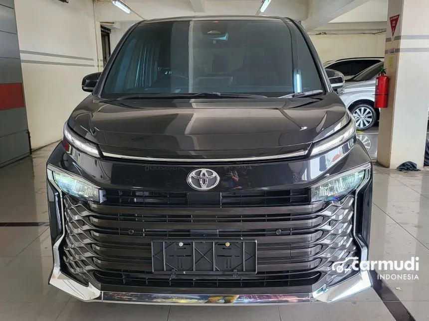 2025 Toyota Voxy (Premium Color) MPV