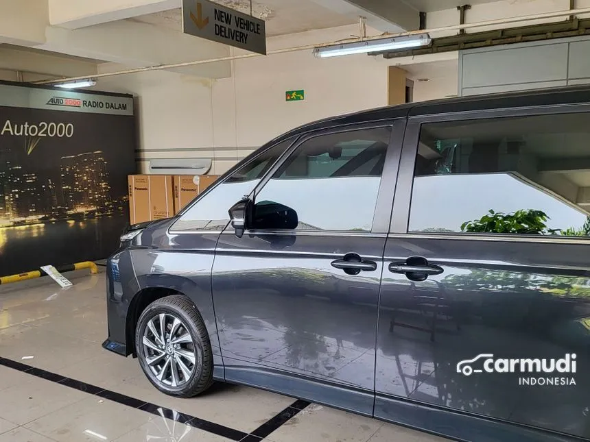 2025 Toyota Voxy (Premium Color) MPV