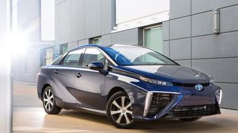 Emisi Air Toyota Mirai Lebih Aman Dari Susu