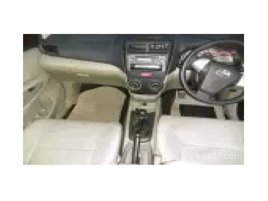 2013 Daihatsu Xenia M MPV