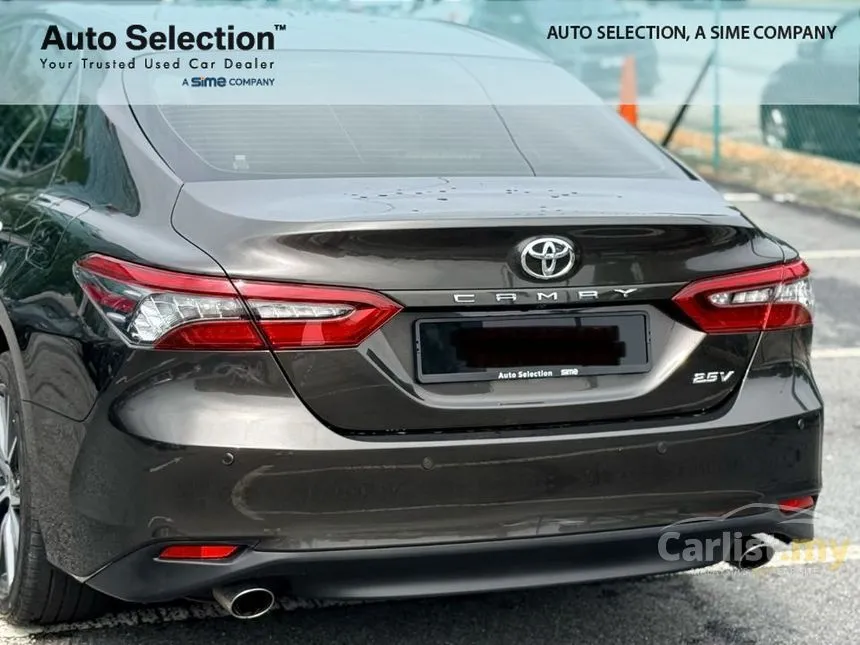 2023 Toyota Camry V Sedan