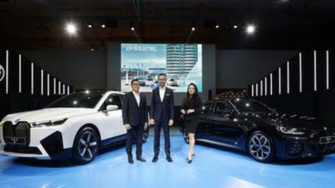 BMW Klaim Kuasai 77 Persen Pasar Mobil Listrik Mewah di Indonesia!