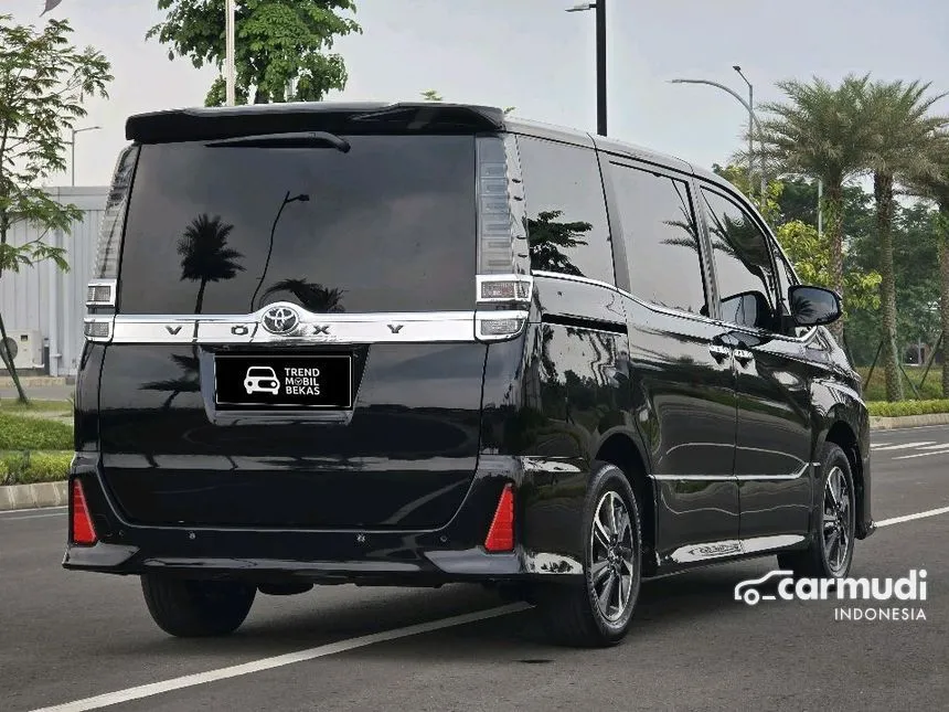2018 Toyota Voxy MPV