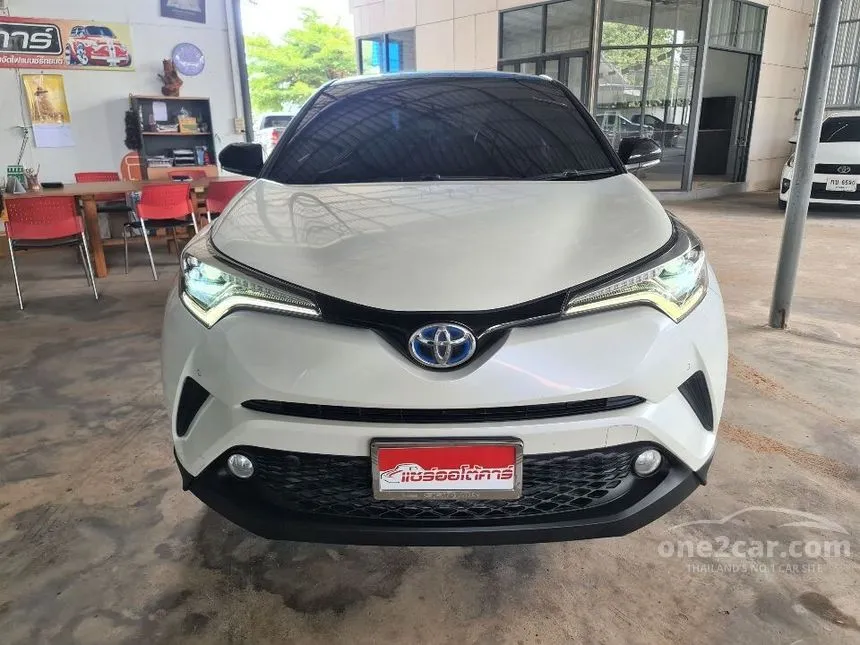 2019 Toyota C-HR Mid SUV