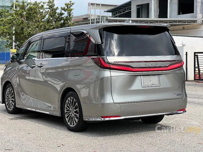 2024 Lexus LM 500h Version L 6 Seater MPV