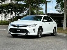 2018 Toyota Camry 2.5 Hybrid Luxury Sedan