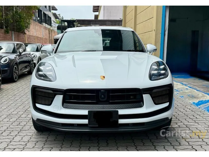 2021 Porsche Macan Turbo SUV