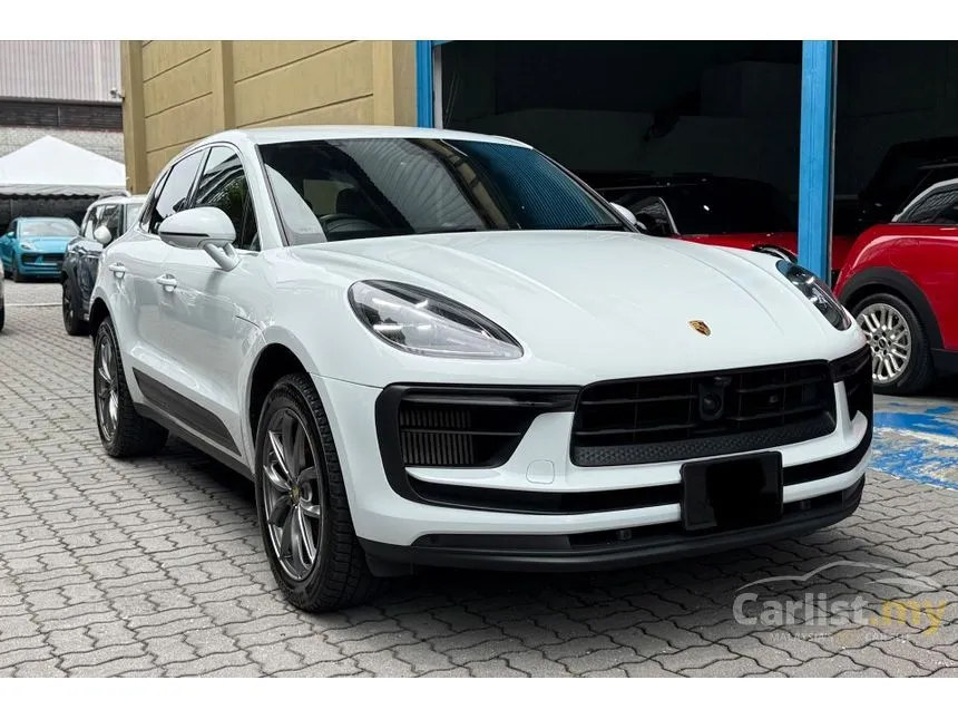 2021 Porsche Macan Turbo SUV