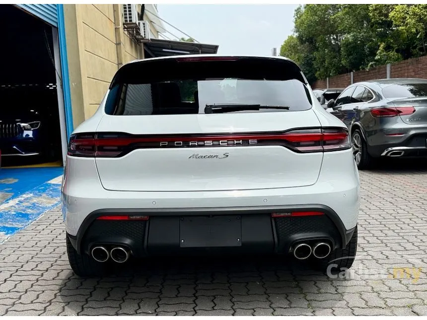 2021 Porsche Macan Turbo SUV