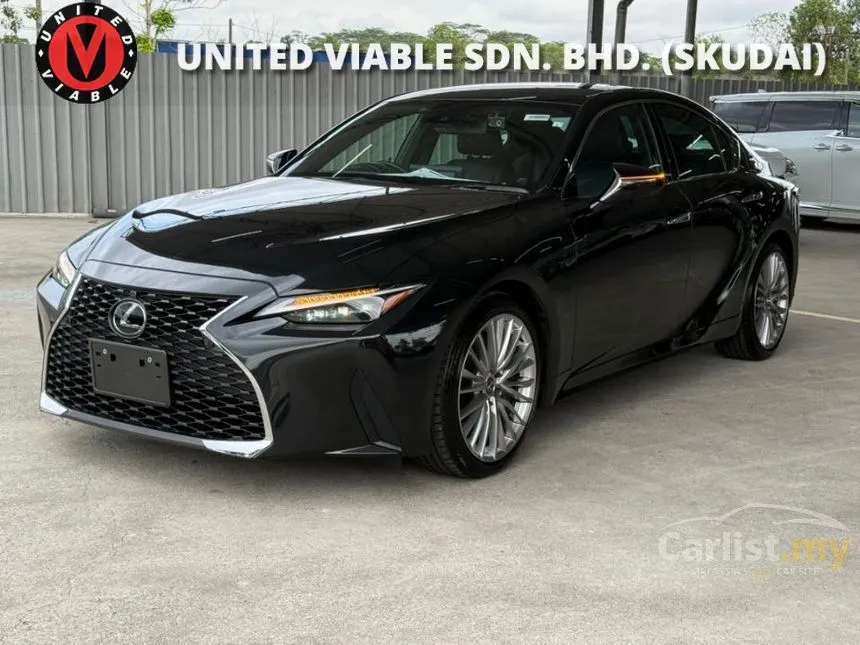 2023 Lexus IS 300 Version L Sedan