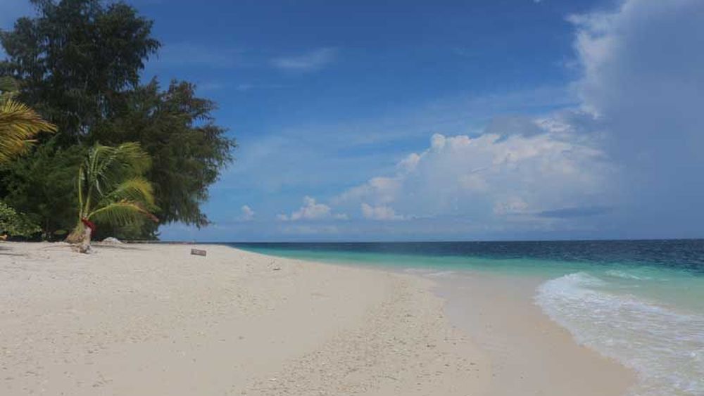  Pulau  Tujuh Tujuan Baru Wisata di  Indonesia  Timur  