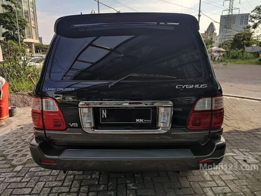 2005 Toyota Land Cruiser Cygnus V8 Wagon