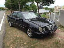 2004 Mercedes-Benz E240 2.6 Elegance Sedan (A)