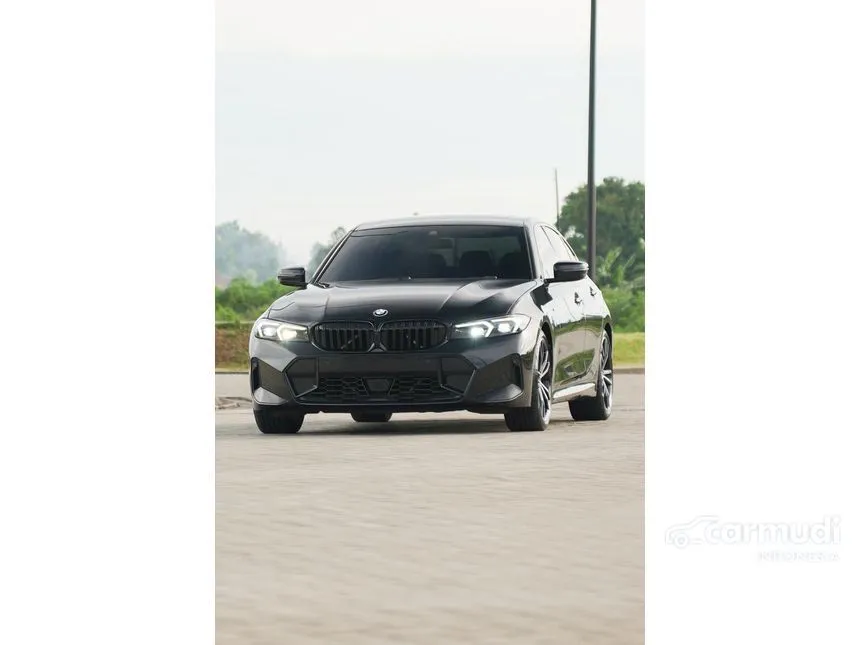 2023 BMW 330i M Sport Pro Sedan