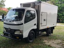 2011 Hino WU300R 4.0 Base Spec Lorry