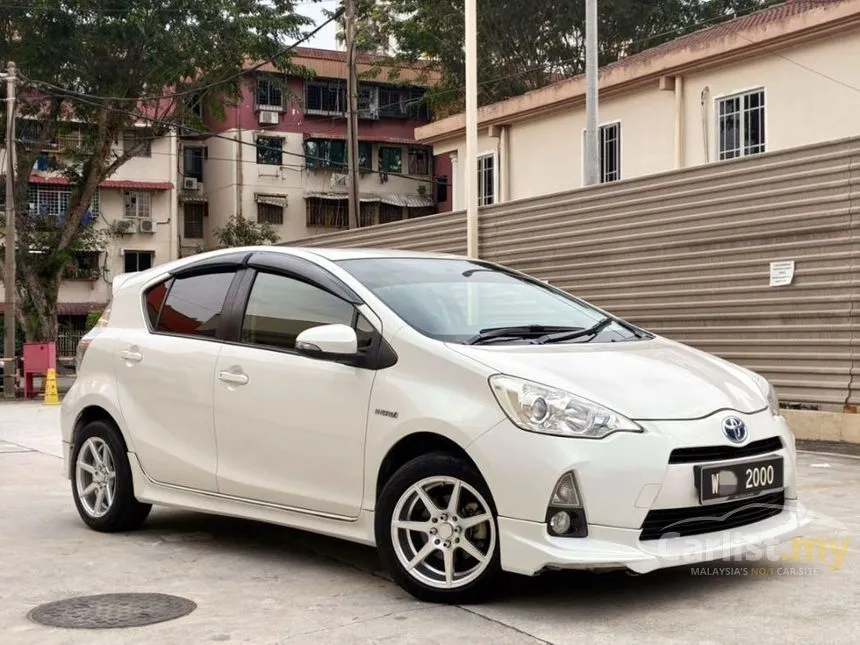 2013 Toyota Prius C Hybrid TRD Sportivo Hatchback