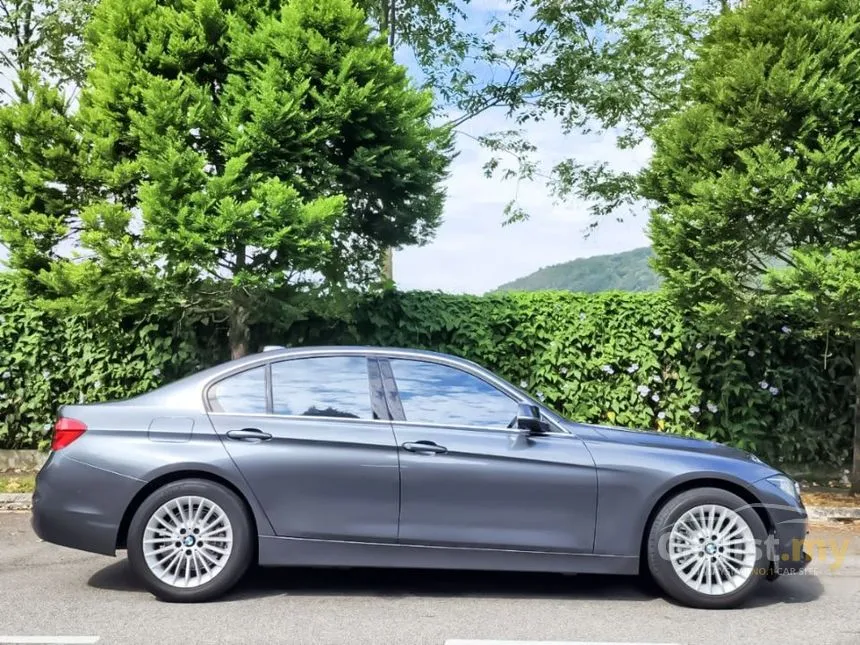 2019 BMW 318i Luxury Sedan