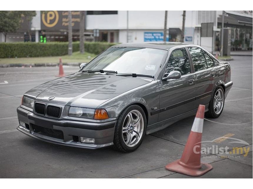 1994 BMW 325i Sedan