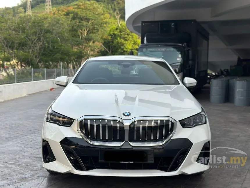2025 BMW 520i M Sport Sedan