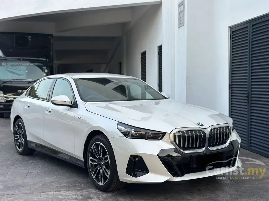 2025 BMW 520i M Sport Sedan