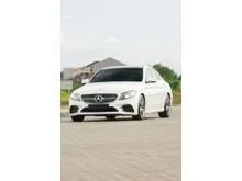 2019 Mercedes-Benz C300 2.0 AMG Line Sedan Facelift (Faktur 2020) W205 White on Black Odo 16 Rb (TERMURAH)