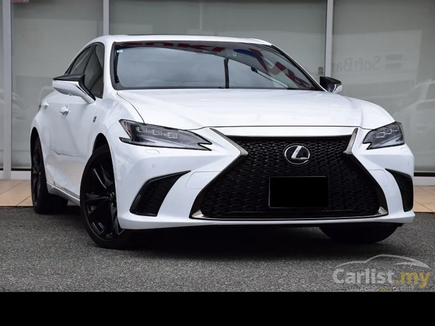2022 Lexus ES 300h F Sport Sedan