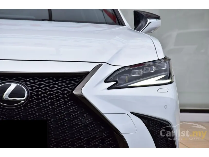 2022 Lexus ES 300h F Sport Sedan