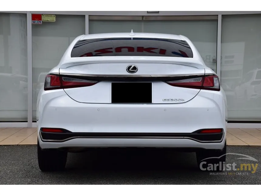 2022 Lexus ES 300h F Sport Sedan