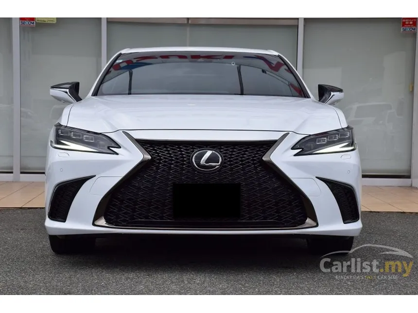 2022 Lexus ES 300h F Sport Sedan